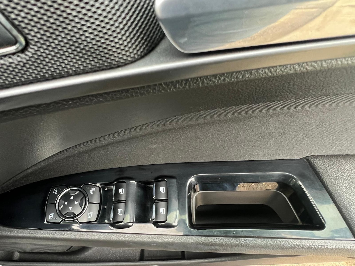 Used Ford Mondeo 2015 for sale - 77710479: Photo 28