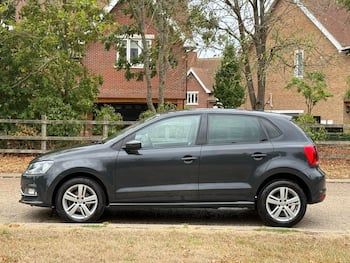 Used Volkswagen Polo 2017 for sale - 79688458: Photo