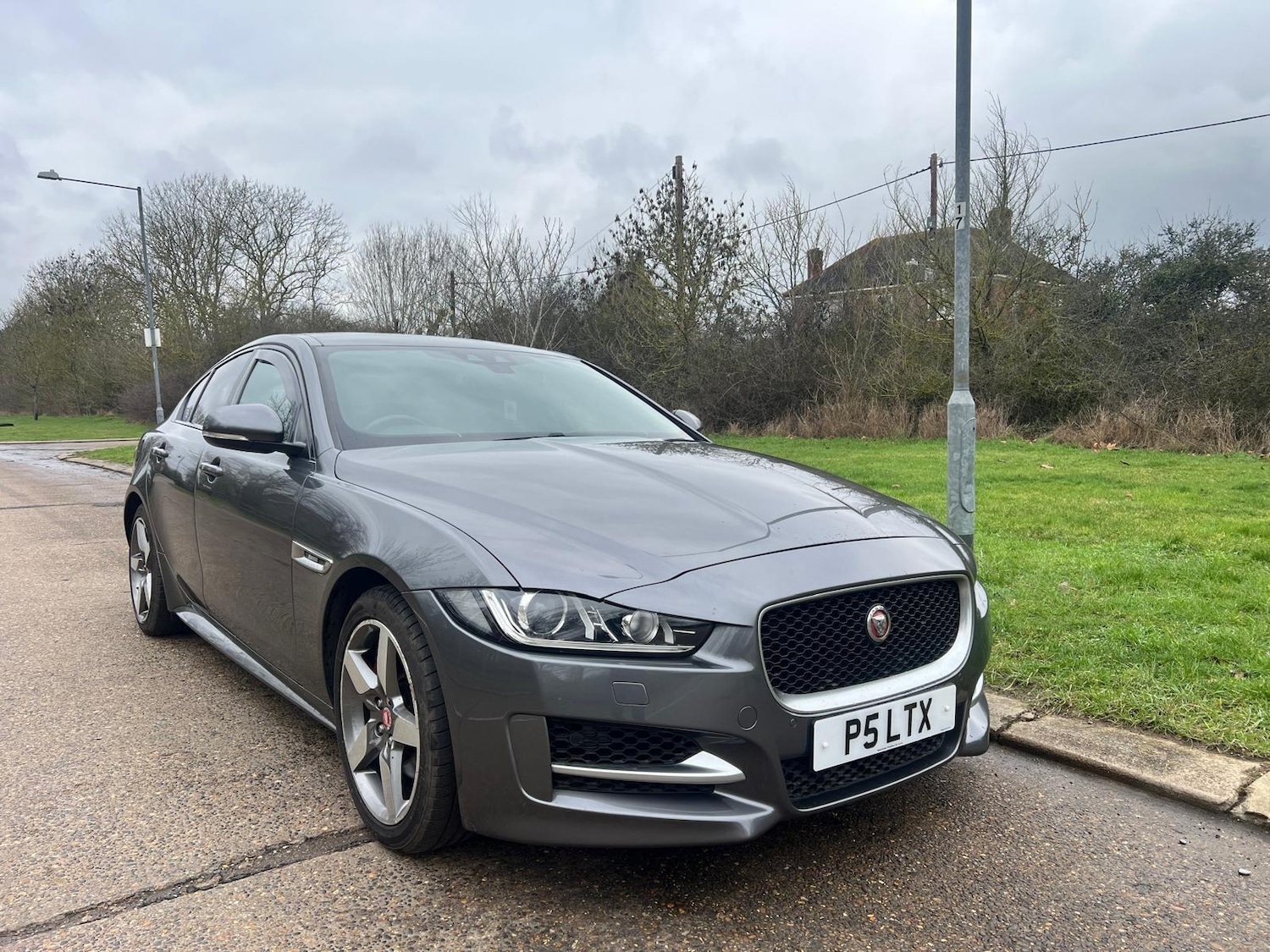 Used Jaguar XE 2016 for sale - 77411126: Photo 1
