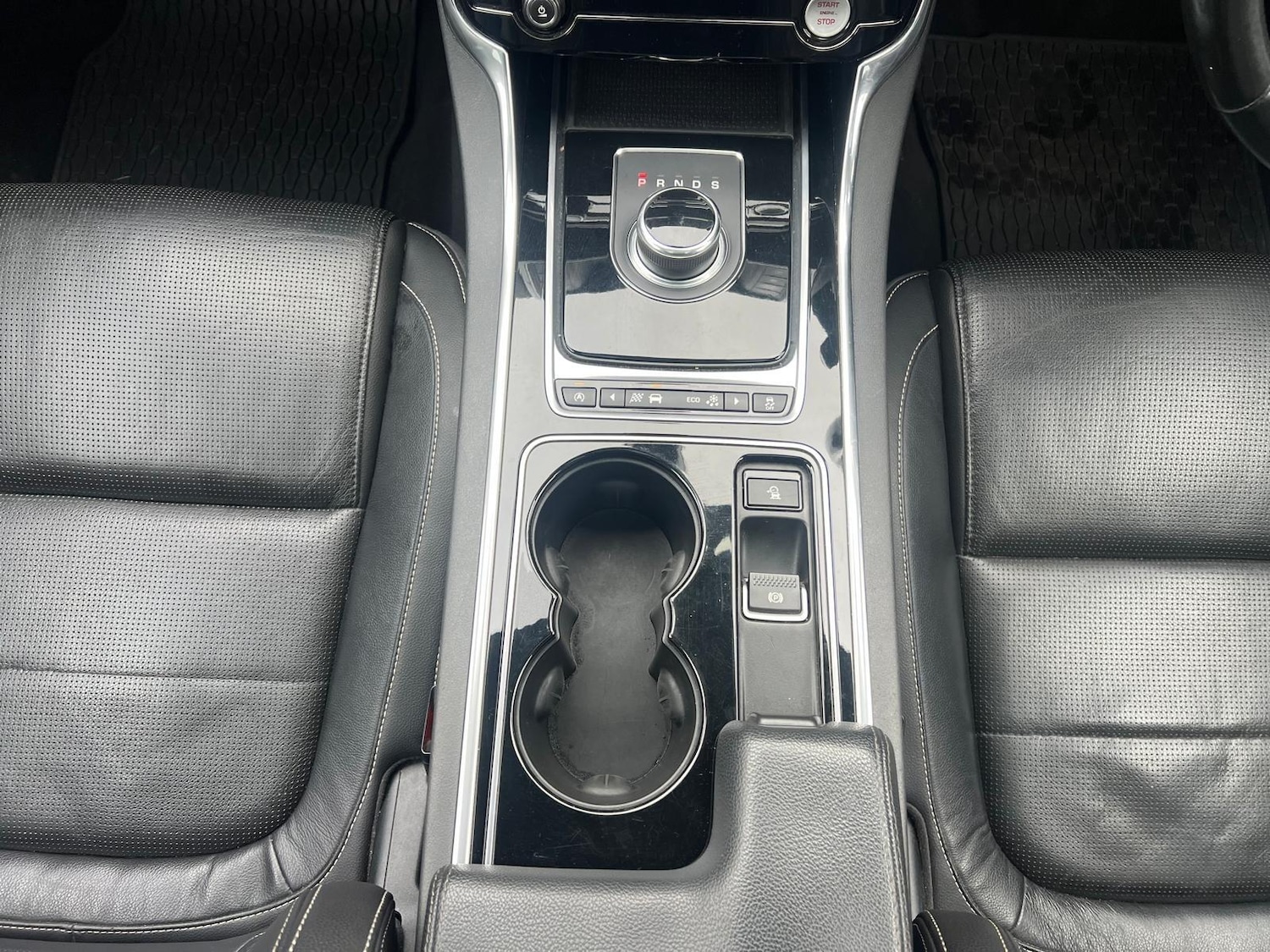 Used Jaguar XE 2016 for sale - 77411126: Photo 28