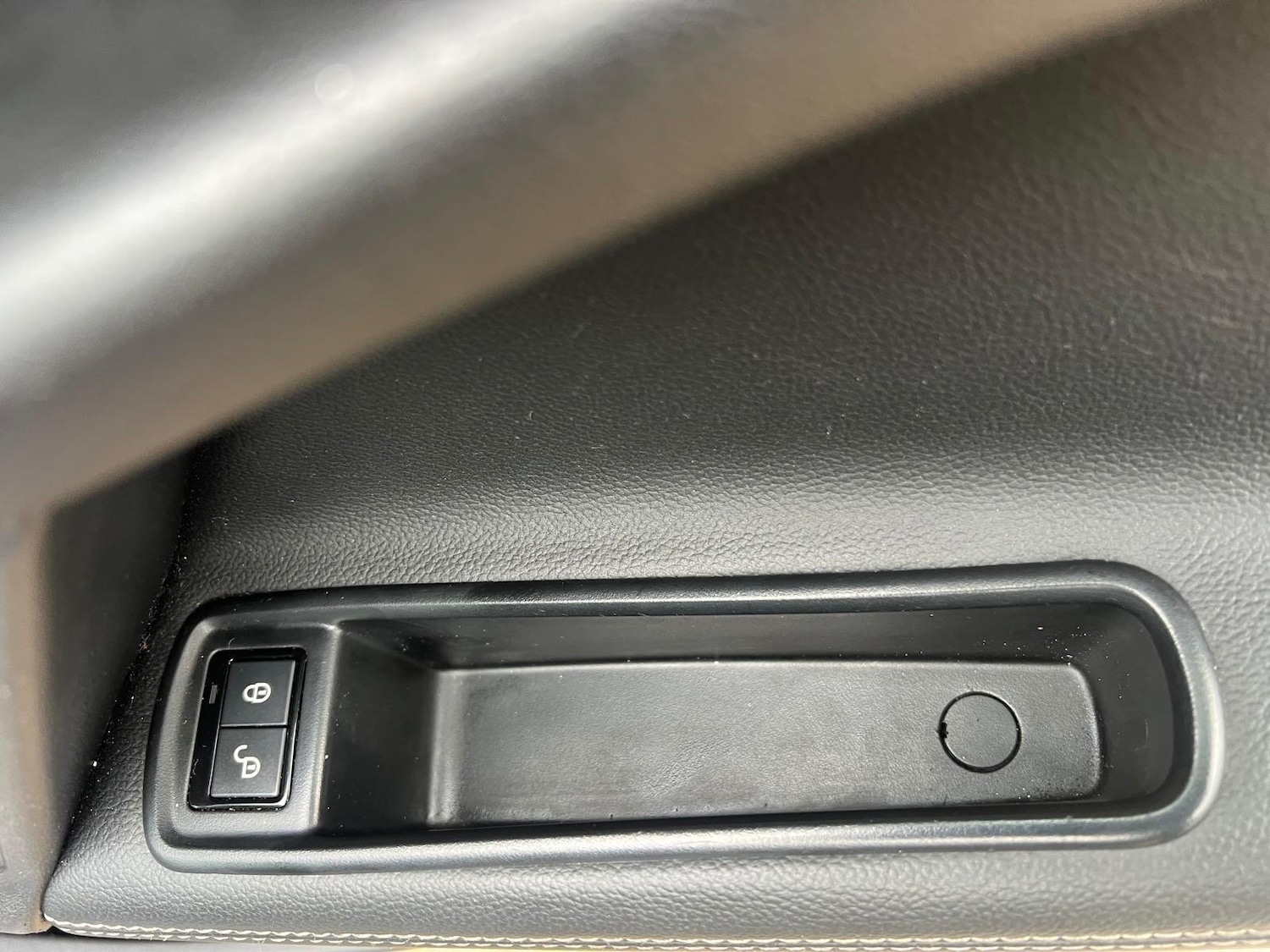 Used Jaguar XE 2016 for sale - 77411126: Photo 32