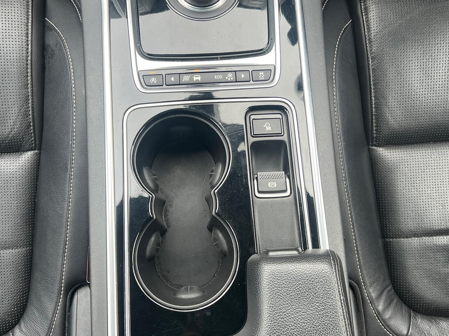 Used Jaguar XE 2016 for sale - 77411126: Photo 33