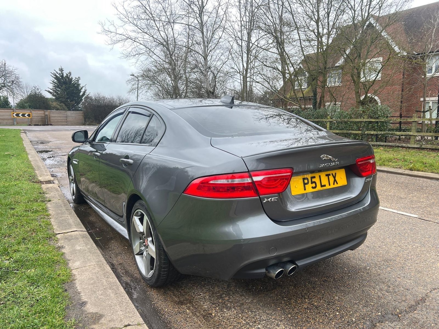 Used Jaguar XE 2016 for sale - 77411126: Photo 4