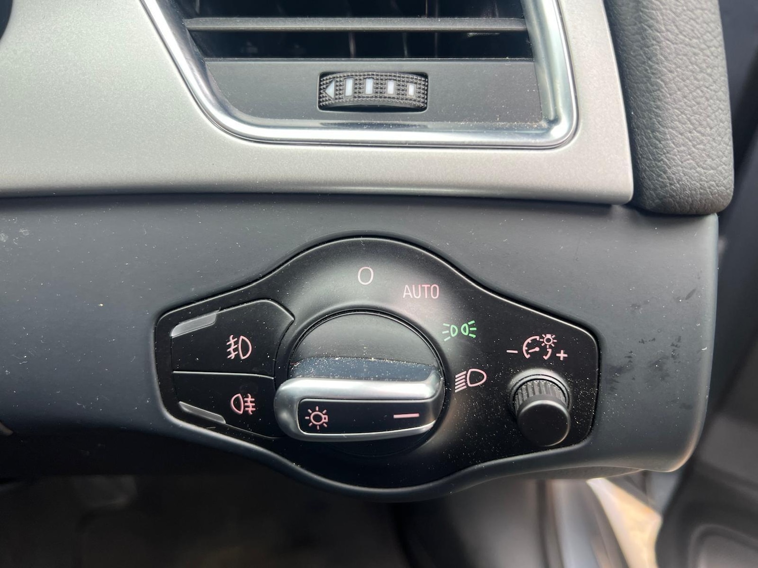 Used Audi A4 Avant 2010 for sale - 77598449: Photo 40