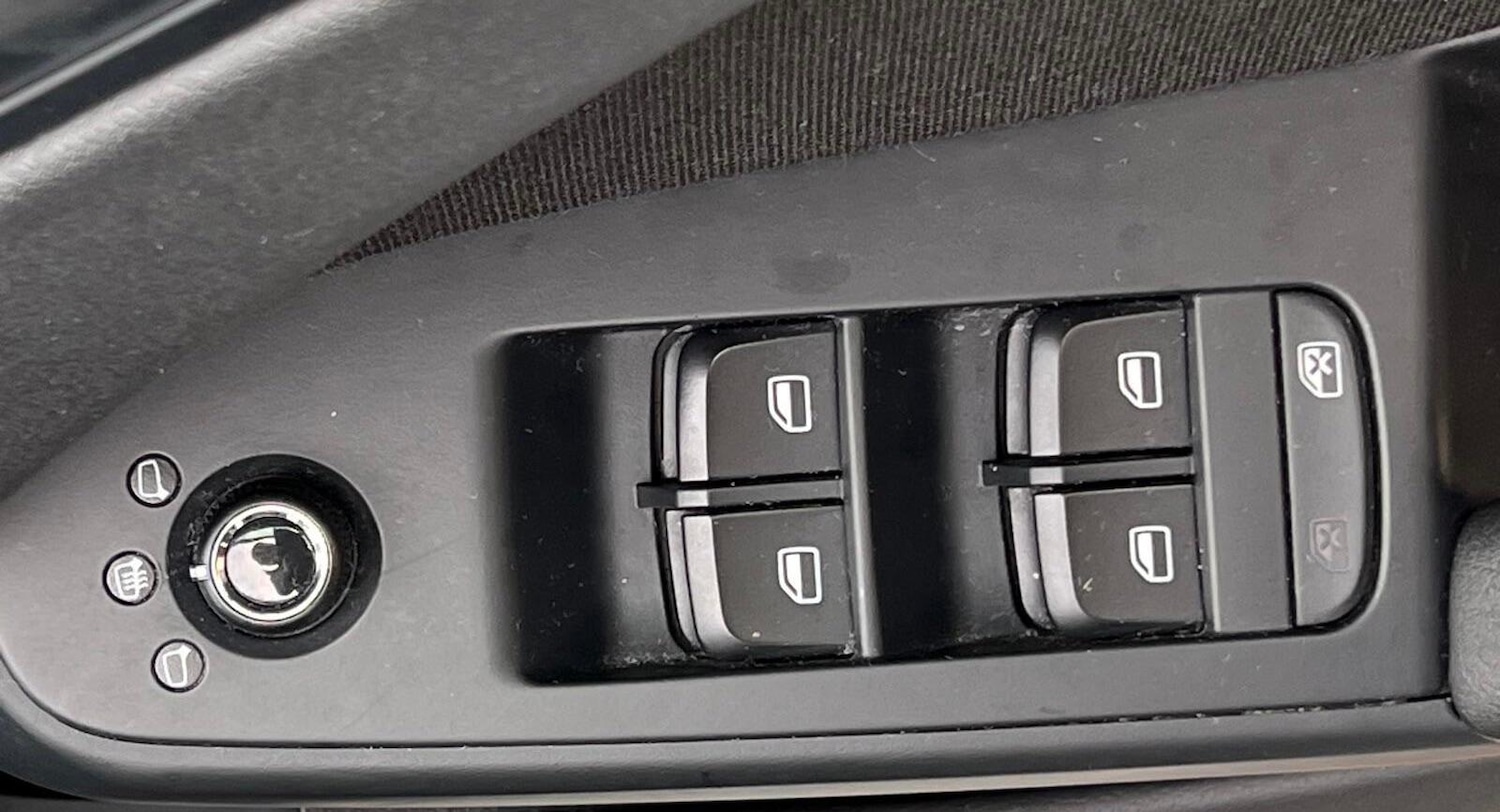 Used Audi A4 2010 for sale - 77479435: Photo 32