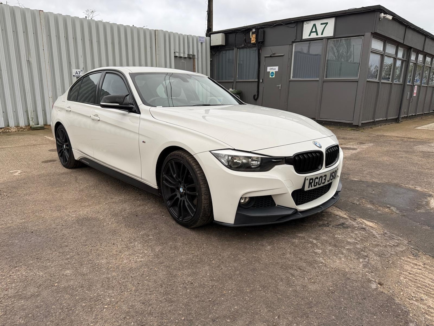 Used BMW 3 Series 2015 for sale - 78063100: Photo 3