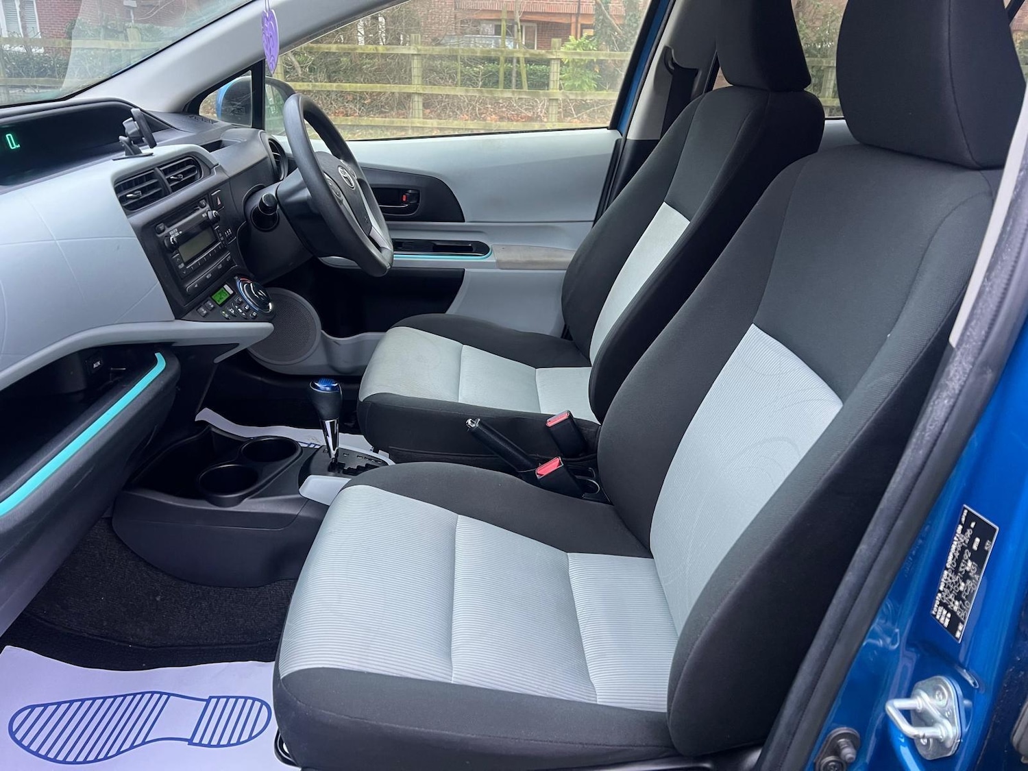 Used Toyota Aqua 2024 for sale - 77175321: Photo 10