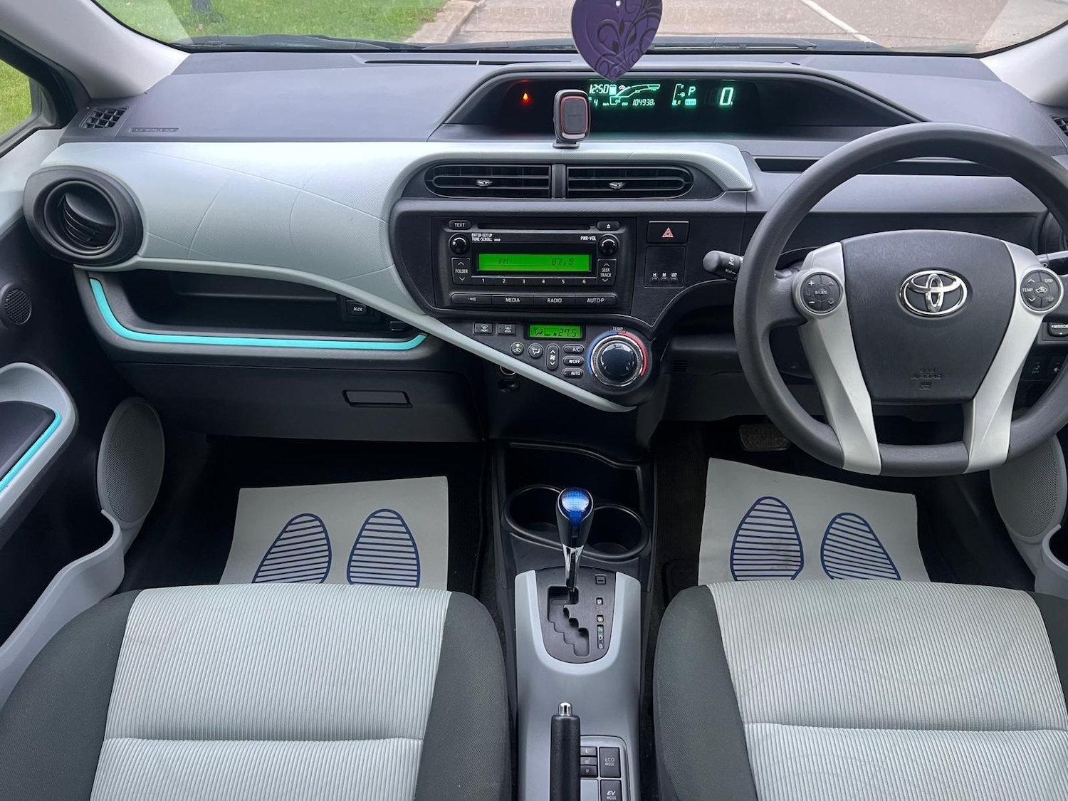 Used Toyota Aqua 2024 for sale - 77175321: Photo 18