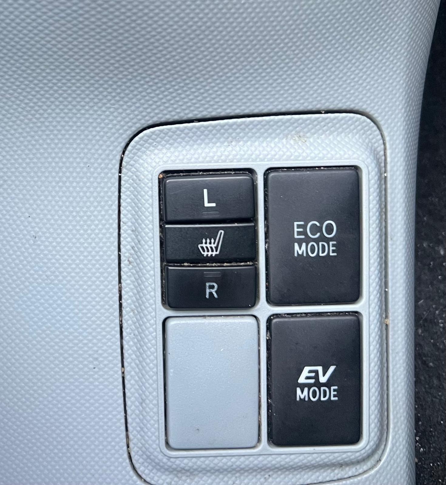 Used Toyota Aqua 2024 for sale - 77175321: Photo 25