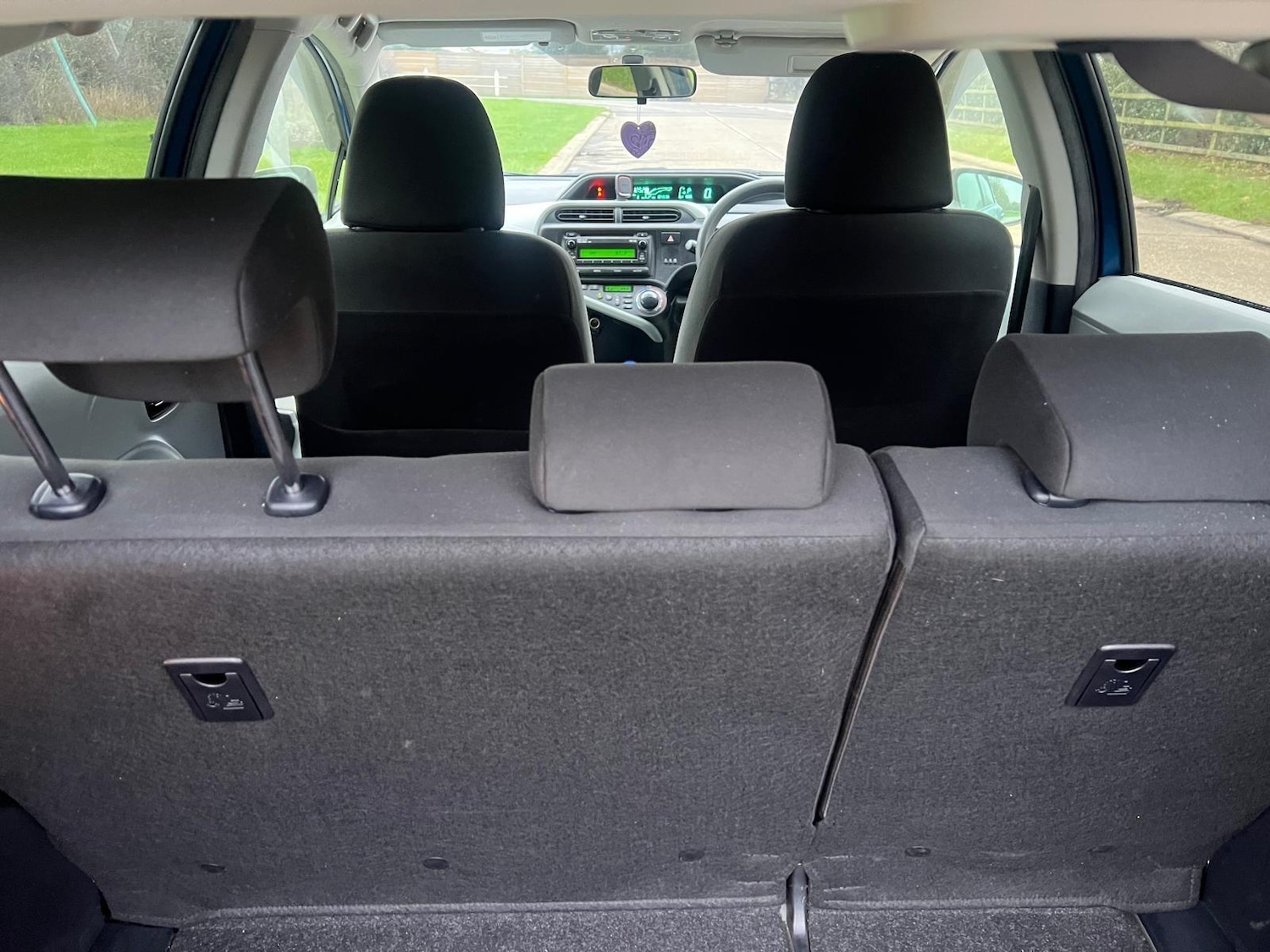 Used Toyota Aqua 2024 for sale - 77175321: Photo 26