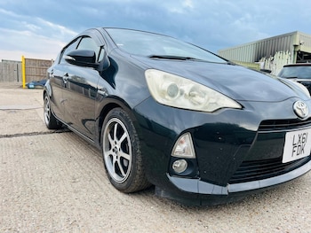 Used Toyota Aqua 2012 for sale - 76020510: Photo
