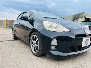 Used Toyota Aqua 2012 for sale - 76020510: Photo