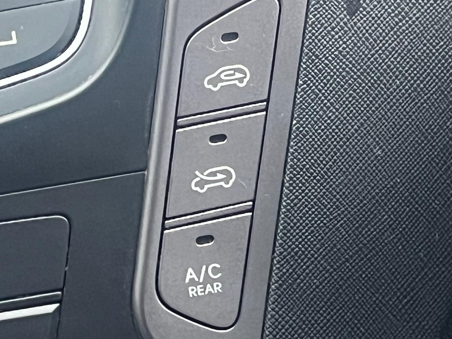 Used Hyundai Santa Fe 2013 for sale - 77074663: Photo 40