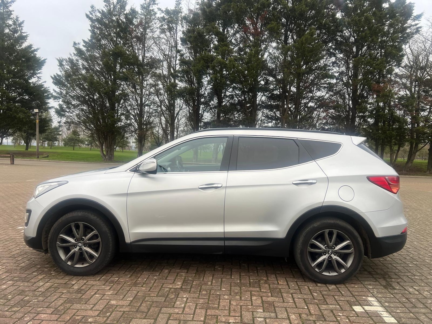 Used Hyundai Santa Fe 2013 for sale - 77074663: Photo 8