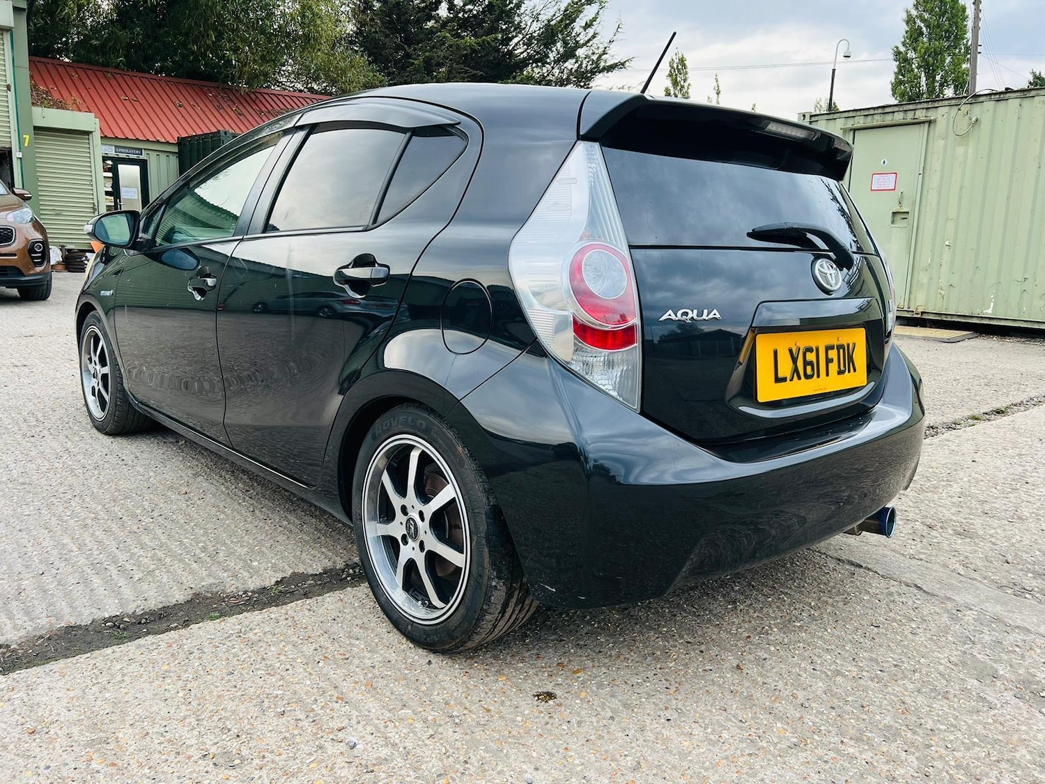 Used Toyota Aqua for sale - 77242633: Photo 12