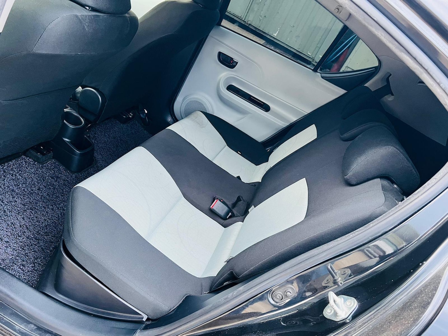 Used Toyota Aqua for sale - 77242633: Photo 18