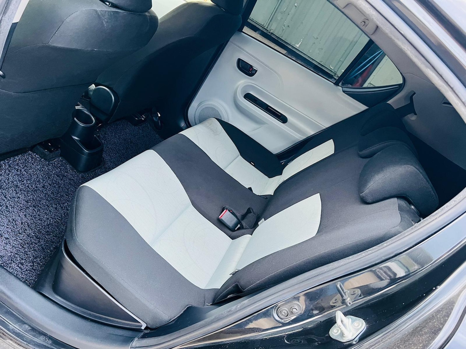 Used Toyota Aqua for sale - 77242633: Photo 19