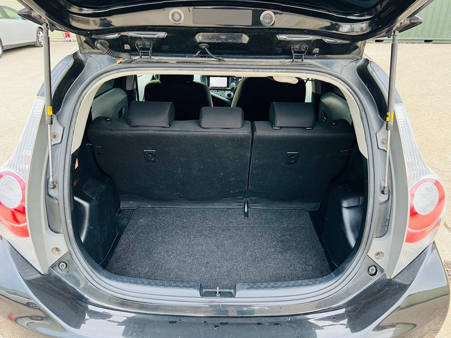 Used Toyota Aqua for sale - 77242633: Photo 21