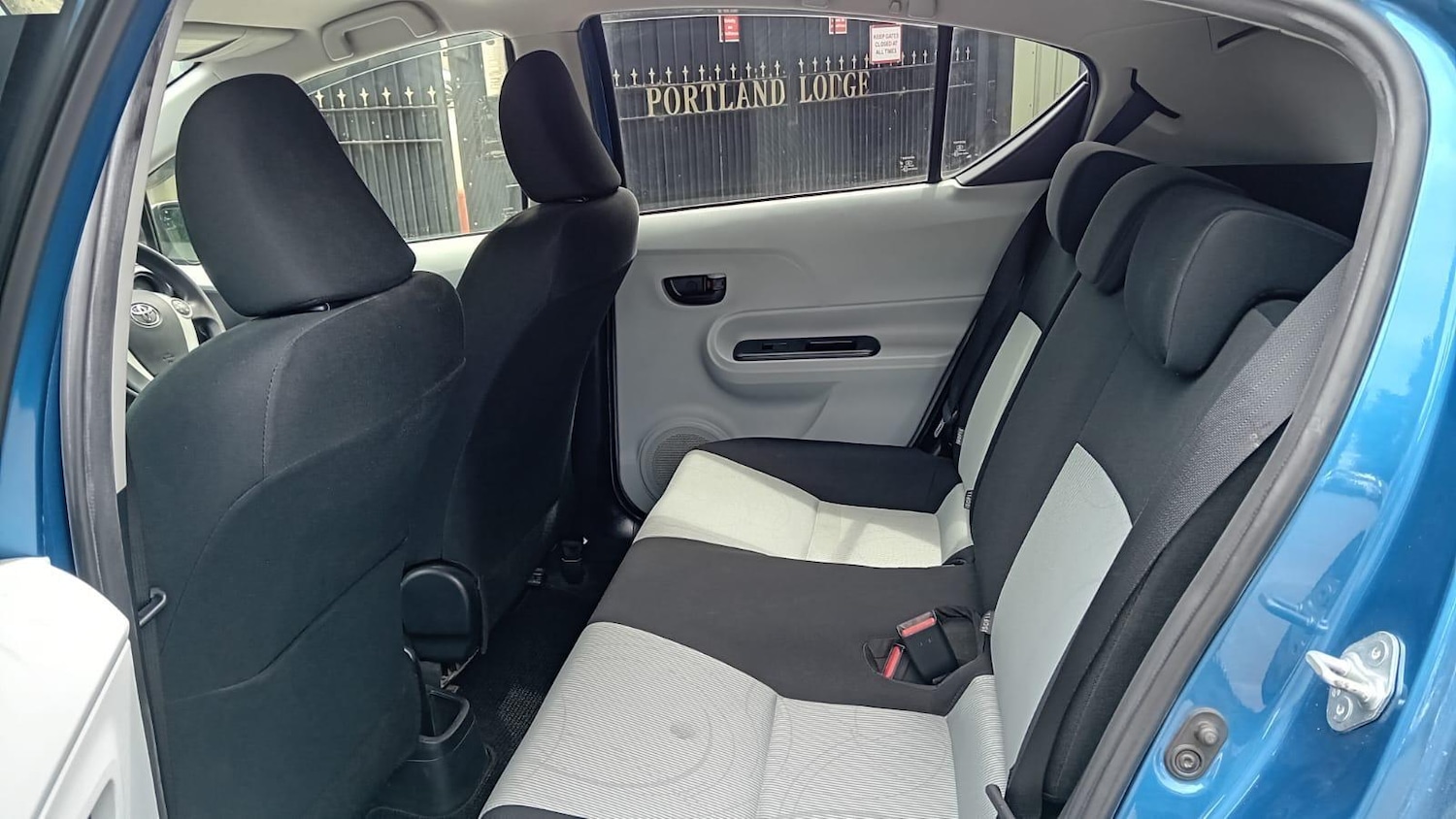 Used Toyota Aqua 2024 for sale - 76527994: Photo 12