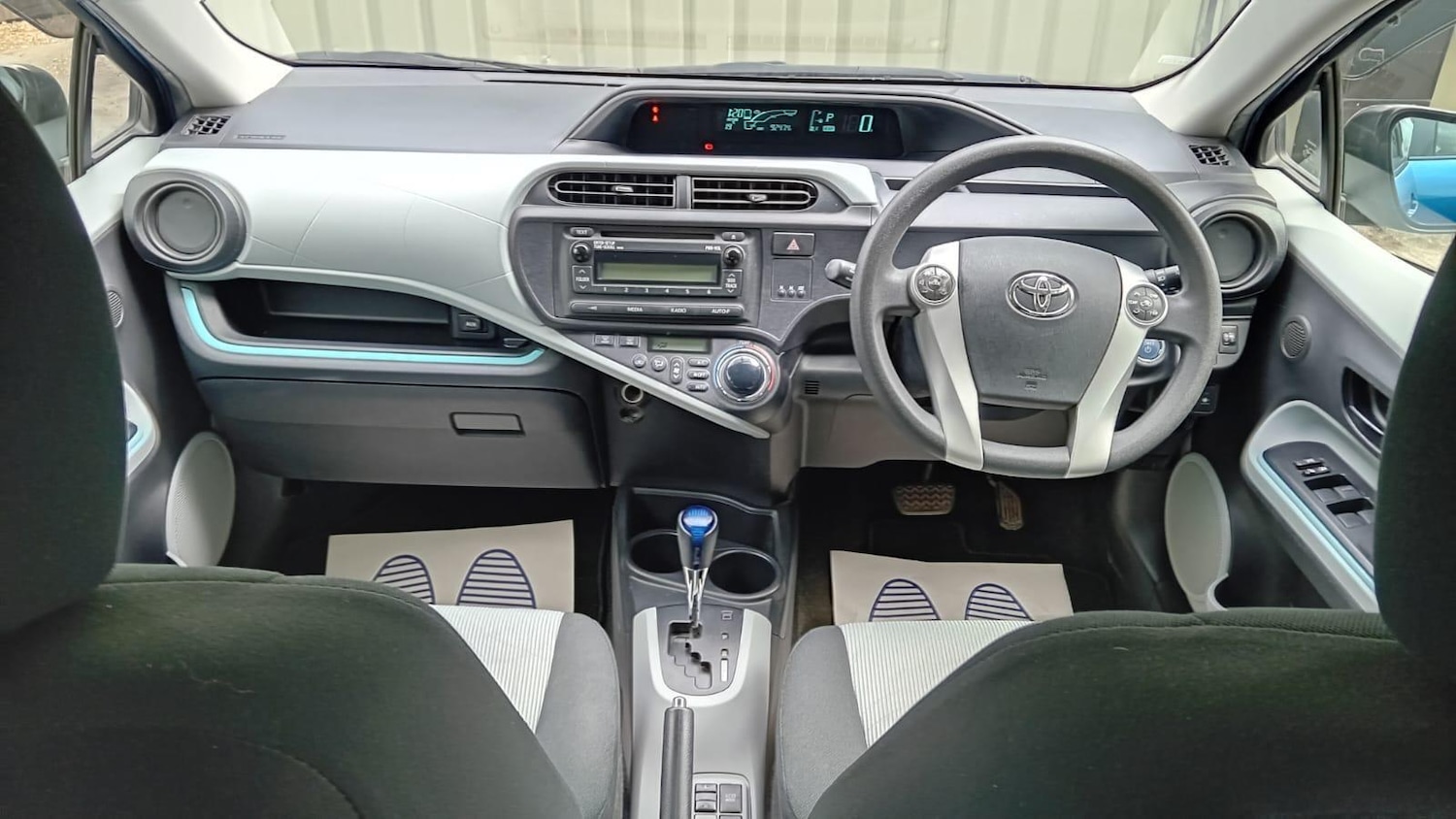 Used Toyota Aqua 2024 for sale - 76527994: Photo 13