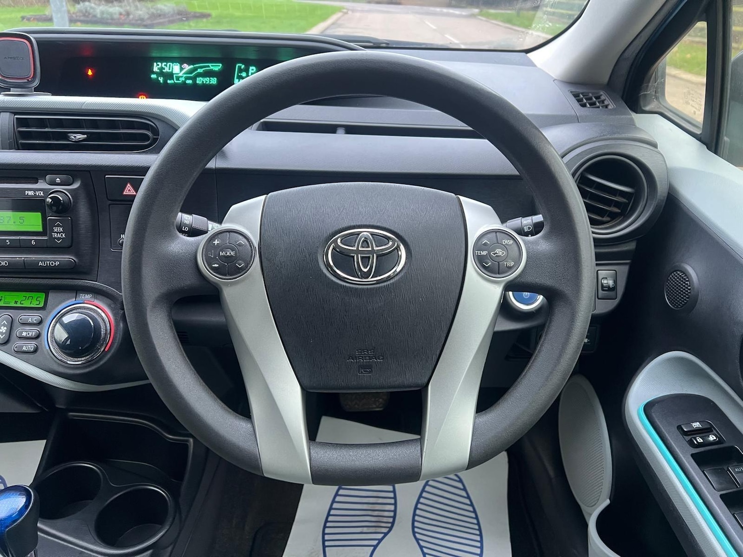 Used Toyota Aqua 2024 for sale - 76527994: Photo 22