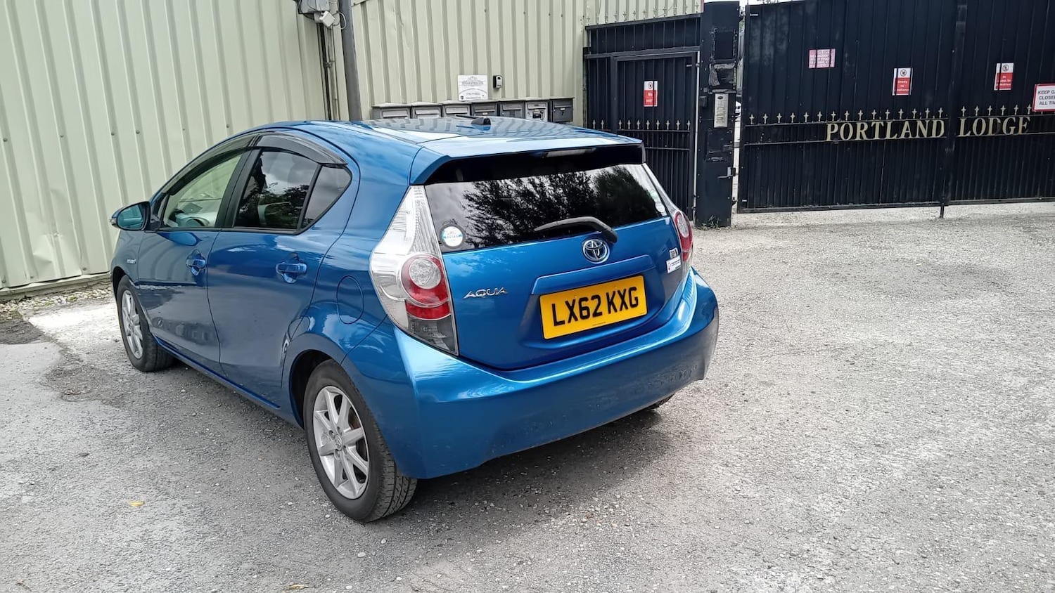 Used Toyota Aqua 2024 for sale - 76527994: Photo 4