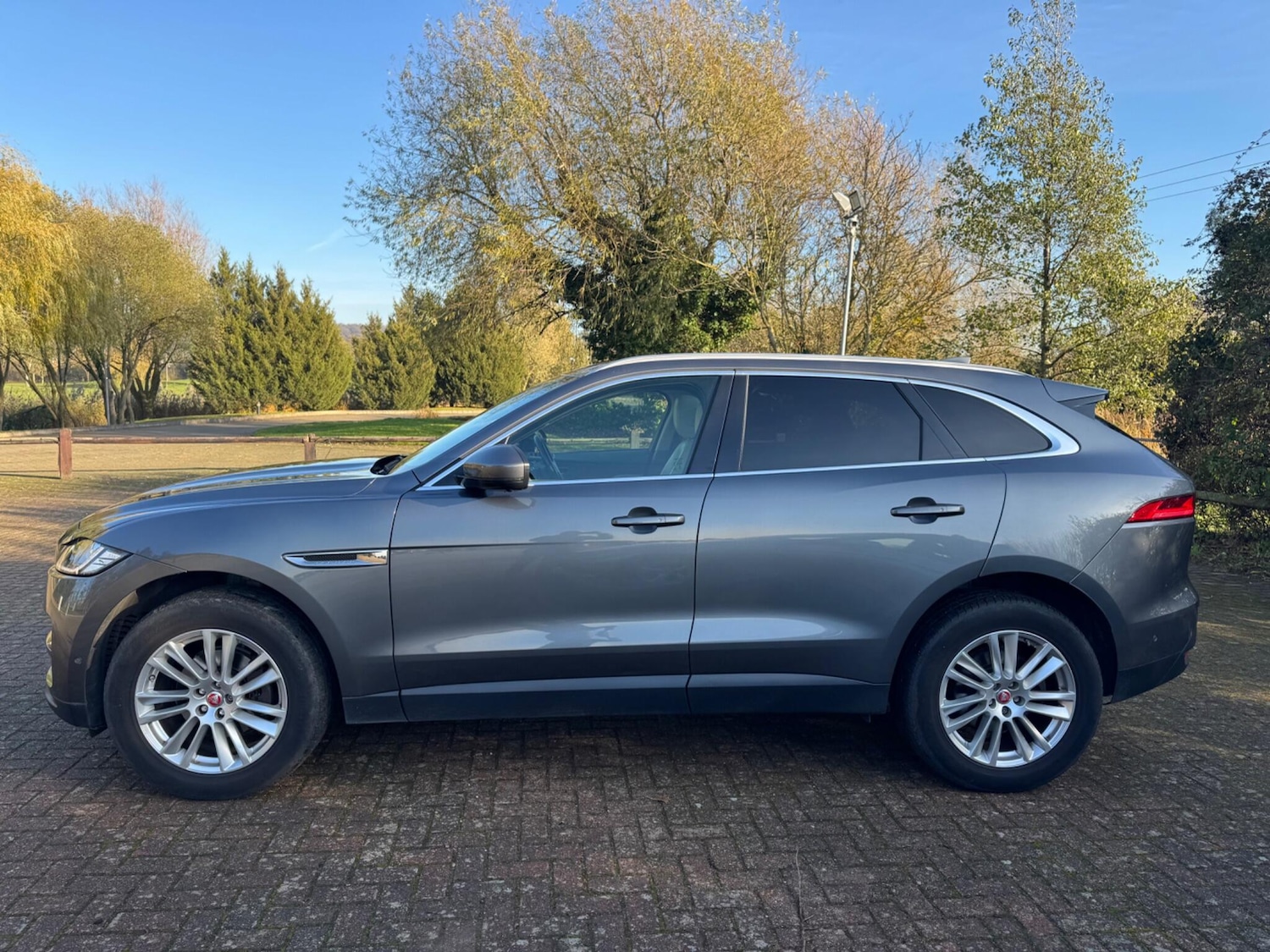 Used Jaguar F-Pace 2016 for sale - 76714899: Photo 13