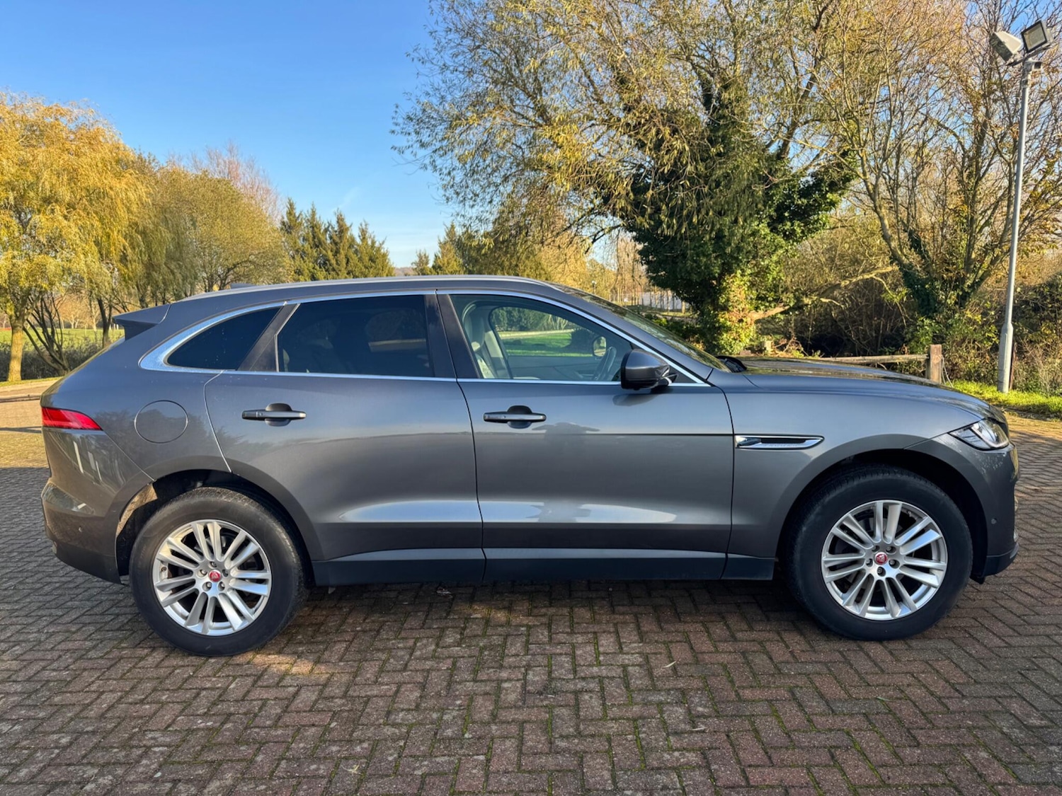 Used Jaguar F-Pace 2016 for sale - 76714899: Photo 19