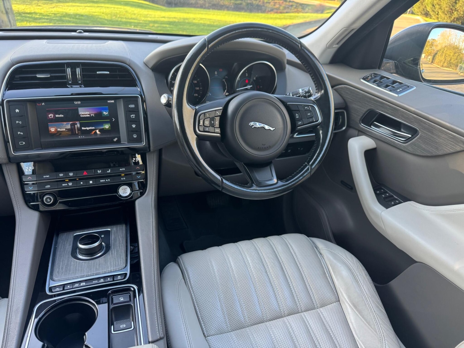 Used Jaguar F-Pace 2016 for sale - 76714899: Photo 23