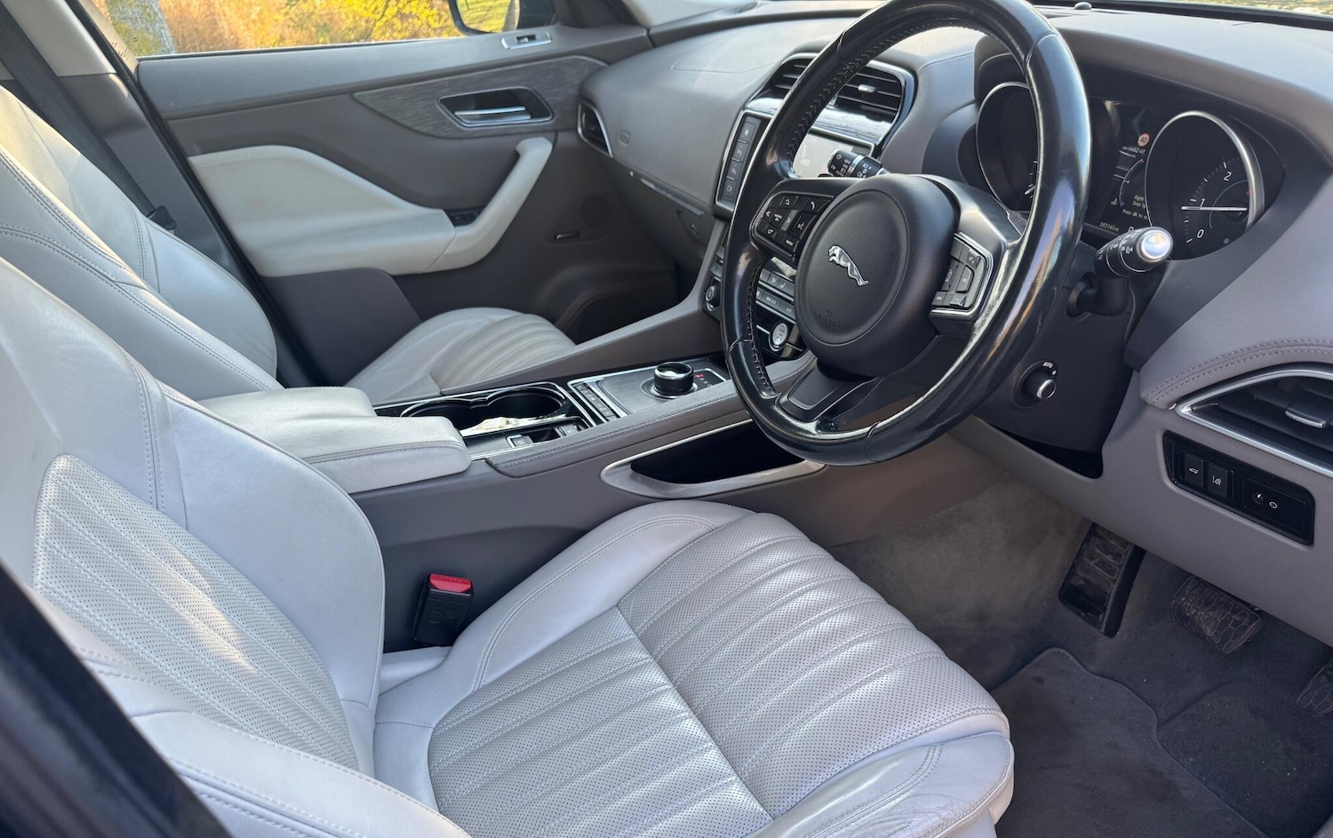 Used Jaguar F-Pace 2016 for sale - 76714899: Photo 27