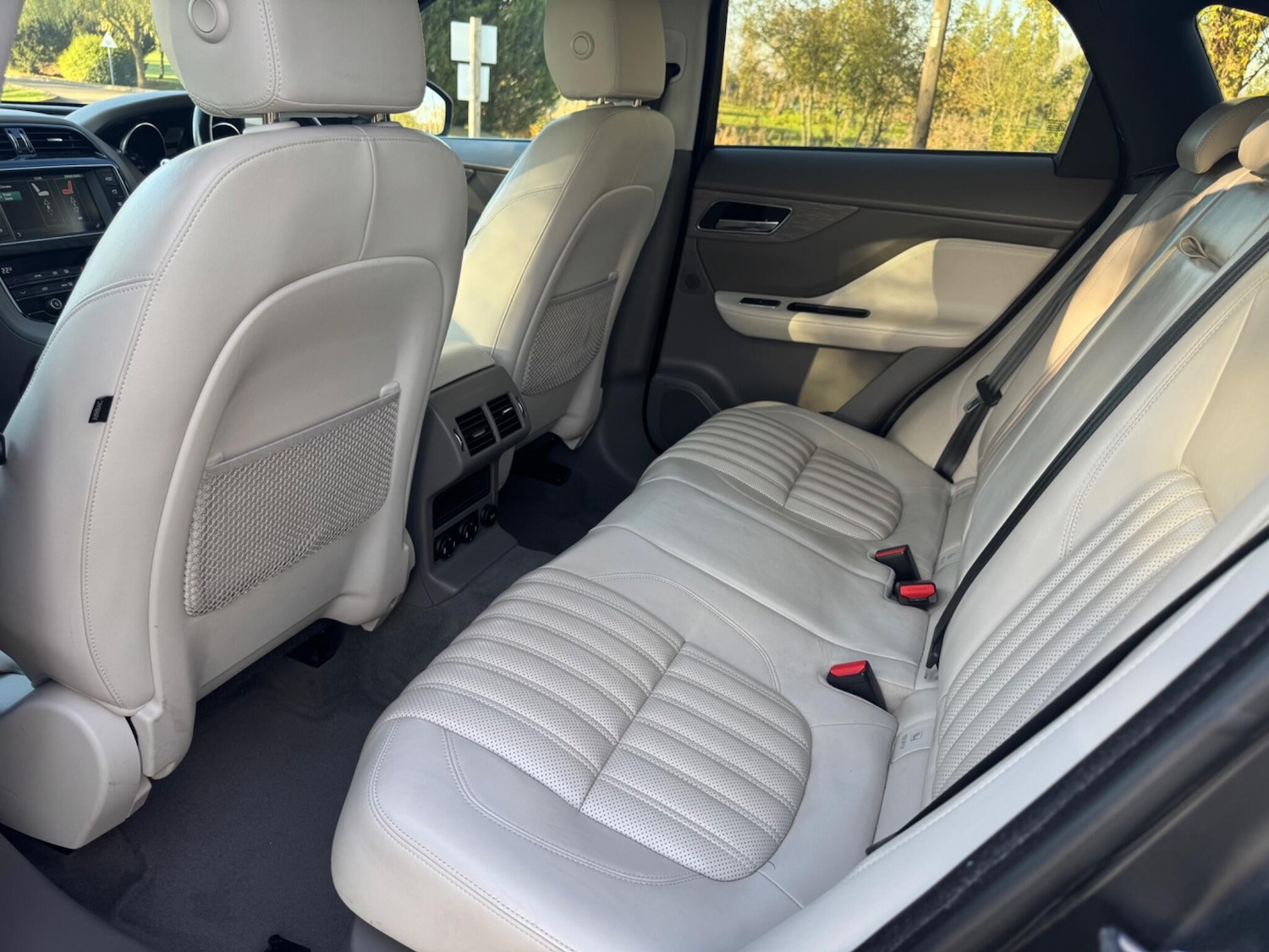 Used Jaguar F-Pace 2016 for sale - 76714899: Photo 33