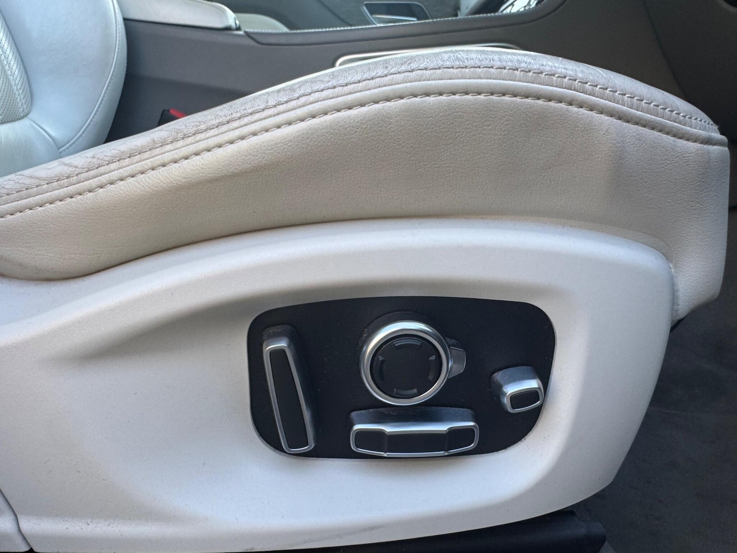 Used Jaguar F-Pace 2016 for sale - 76714899: Photo 37