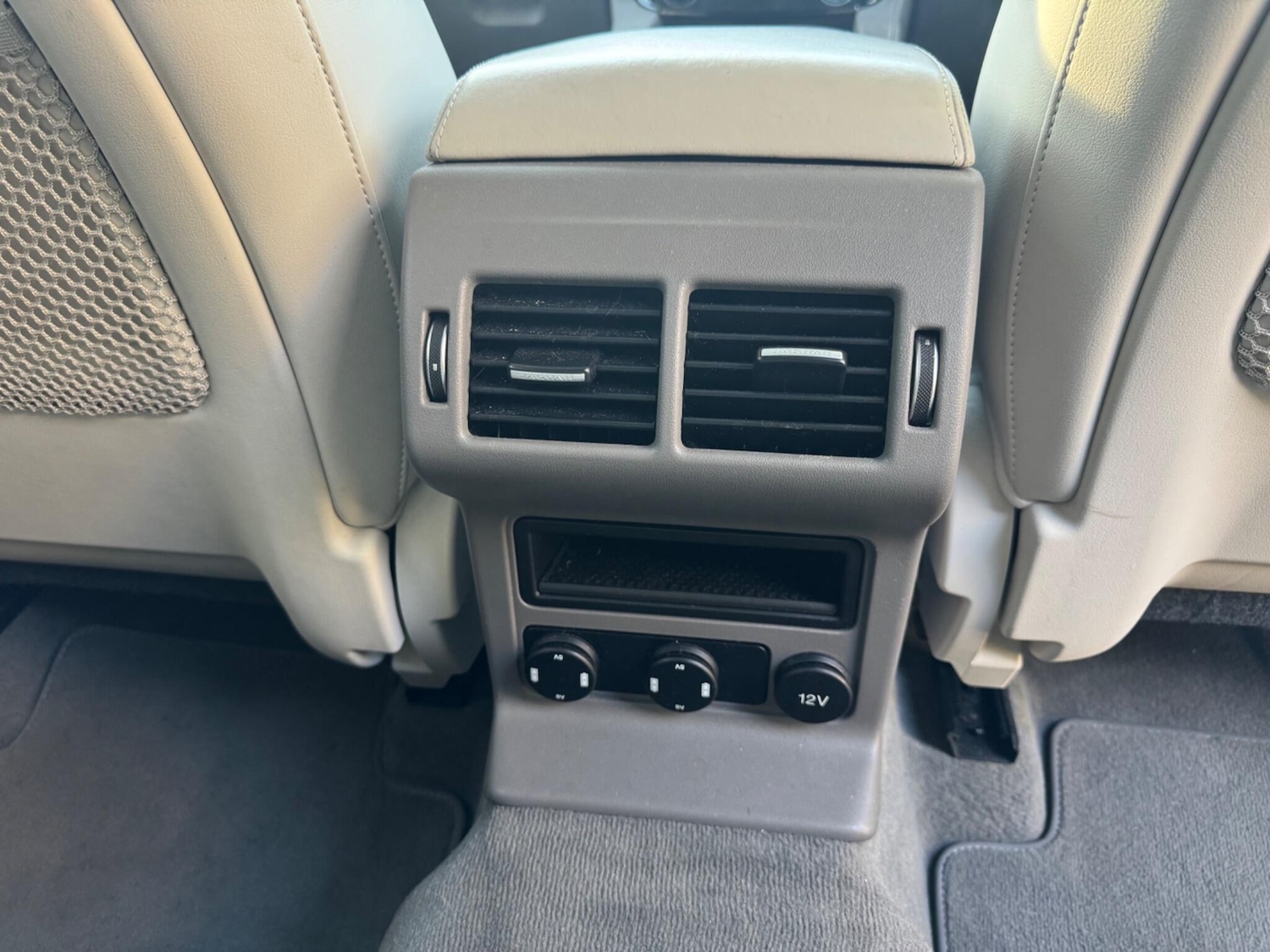 Used Jaguar F-Pace 2016 for sale - 76714899: Photo 38