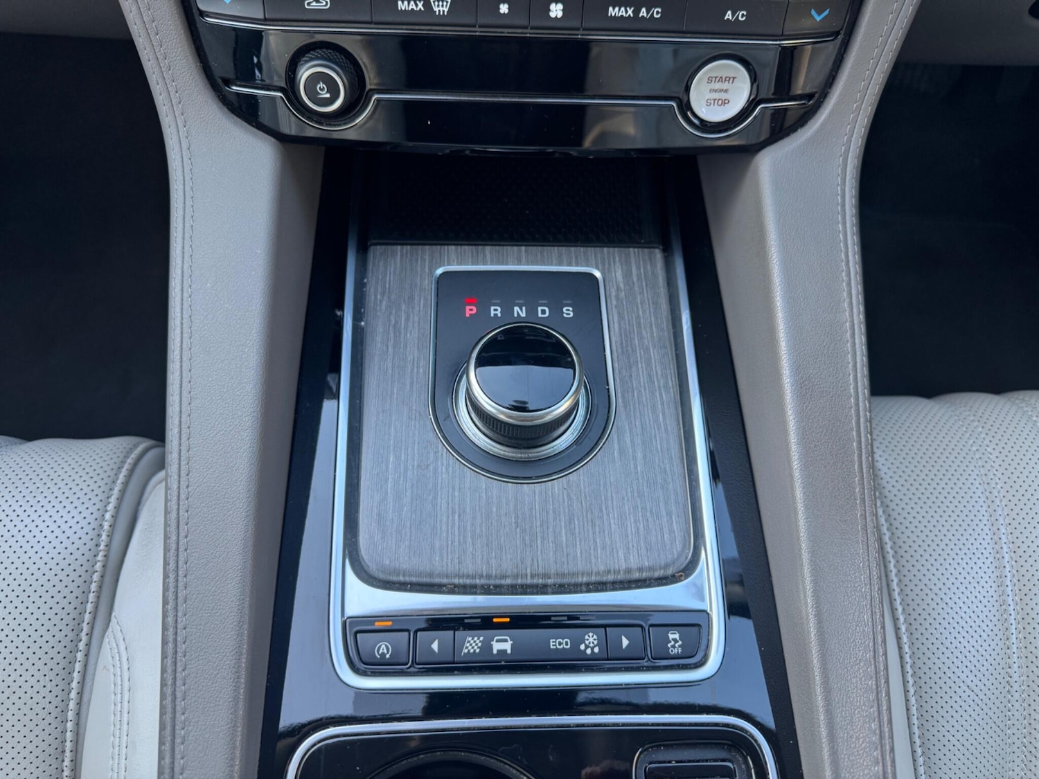 Used Jaguar F-Pace 2016 for sale - 76714899: Photo 39