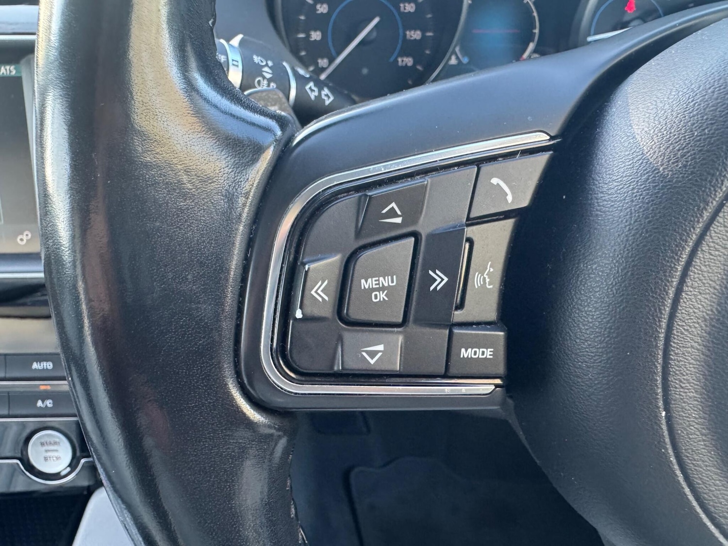 Used Jaguar F-Pace 2016 for sale - 76714899: Photo 40