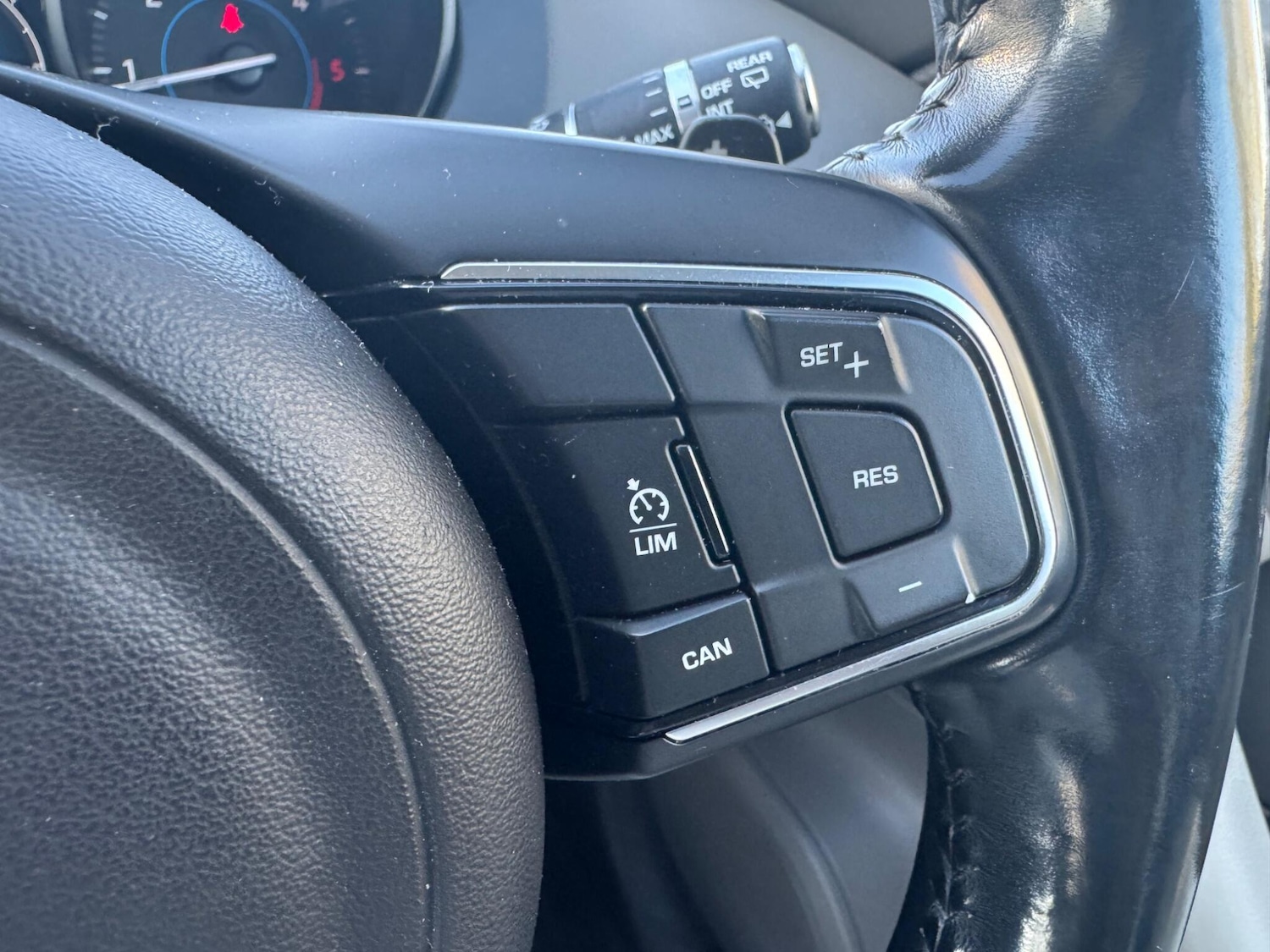 Used Jaguar F-Pace 2016 for sale - 76714899: Photo 41