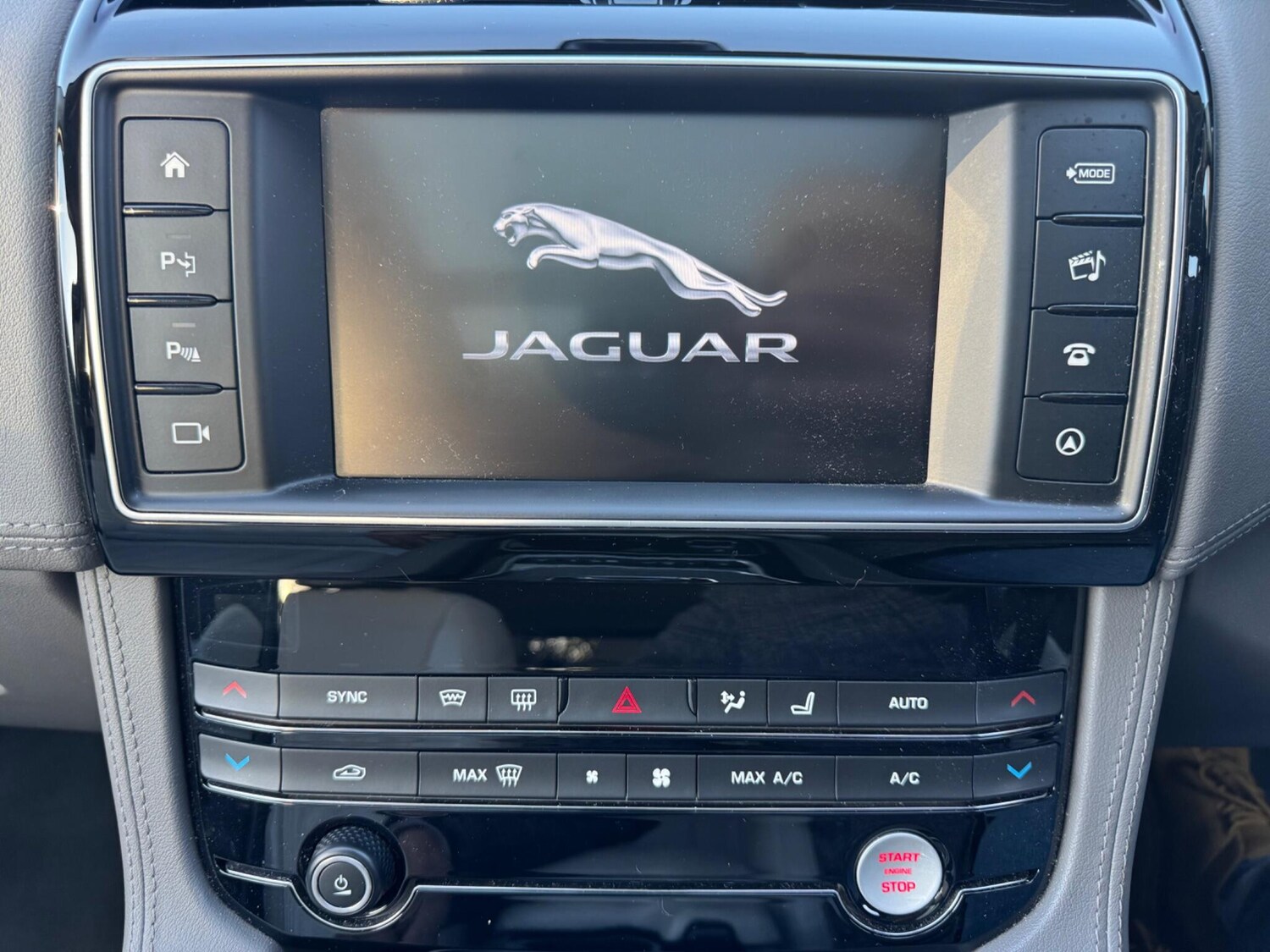 Used Jaguar F-Pace 2016 for sale - 76714899: Photo 53