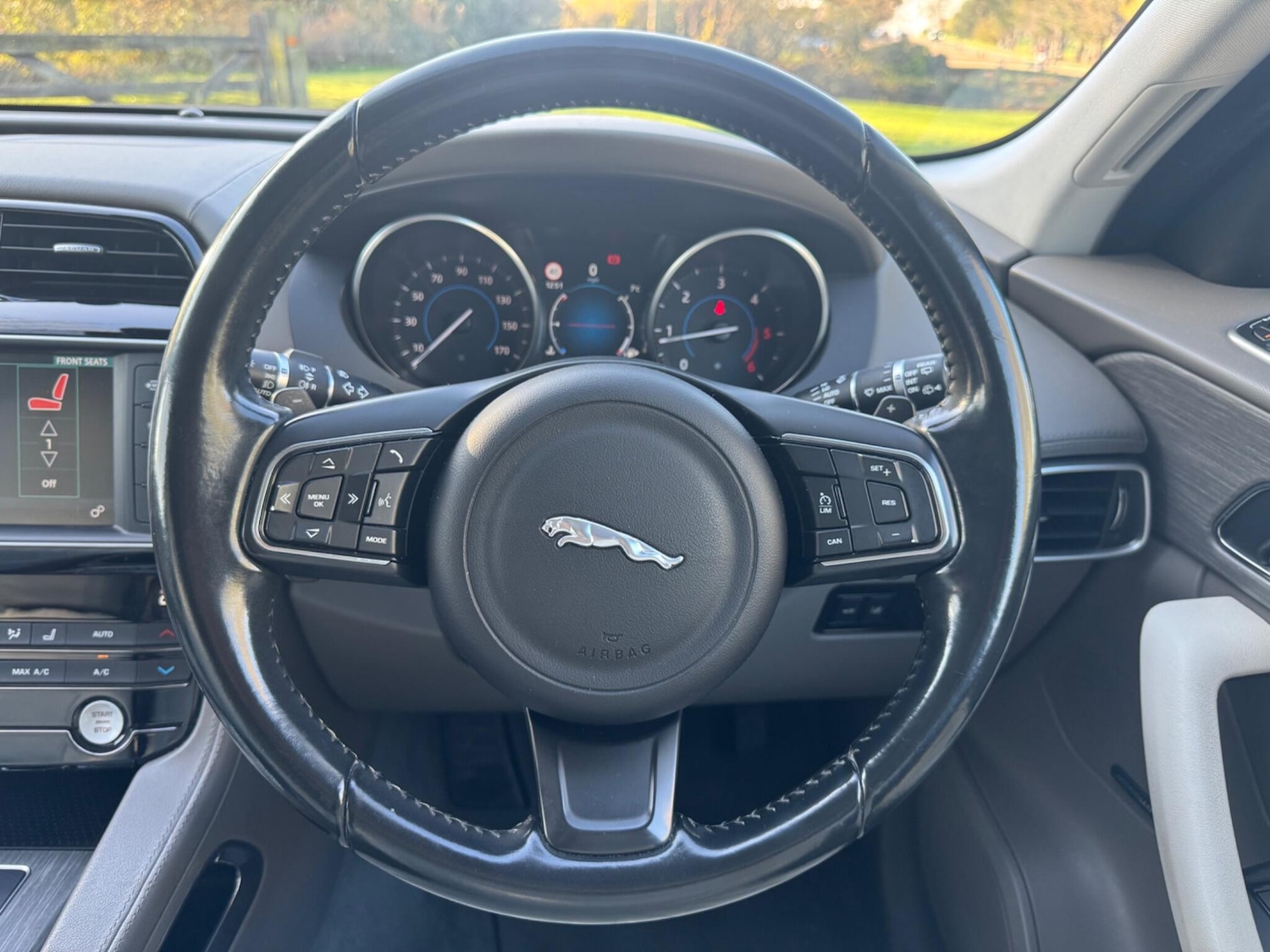 Used Jaguar F-Pace 2016 for sale - 76714899: Photo 61