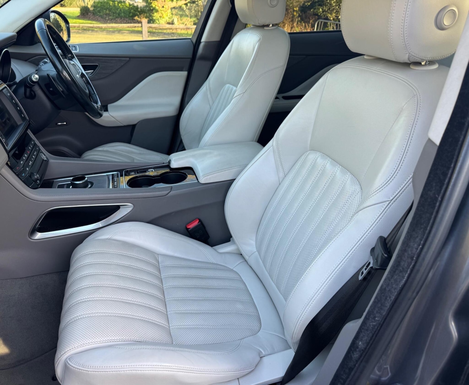 Used Jaguar F-Pace 2016 for sale - 76714899: Photo 68