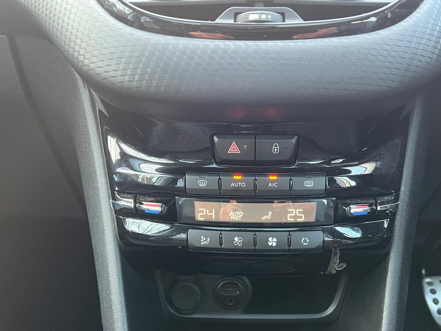 Used Peugeot 2008 2017 for sale - 77229223: Photo 42