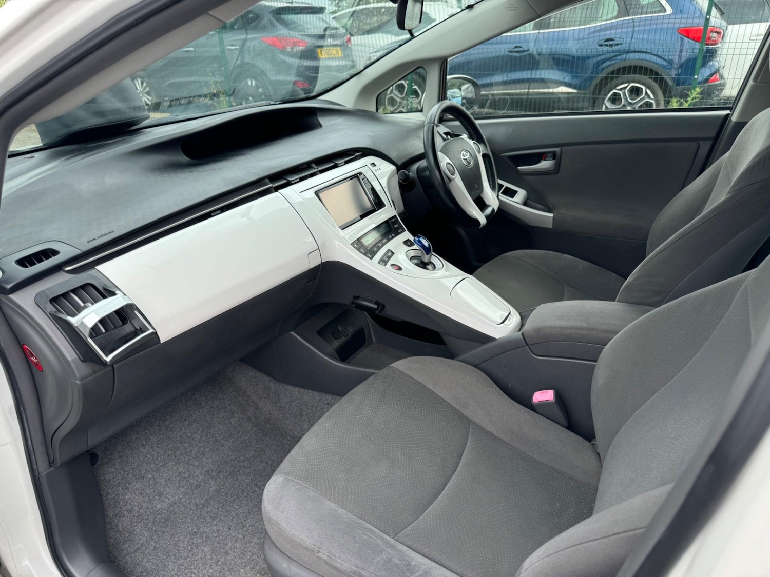 Used Toyota Prius 2023 for sale - 76700930: Photo 9