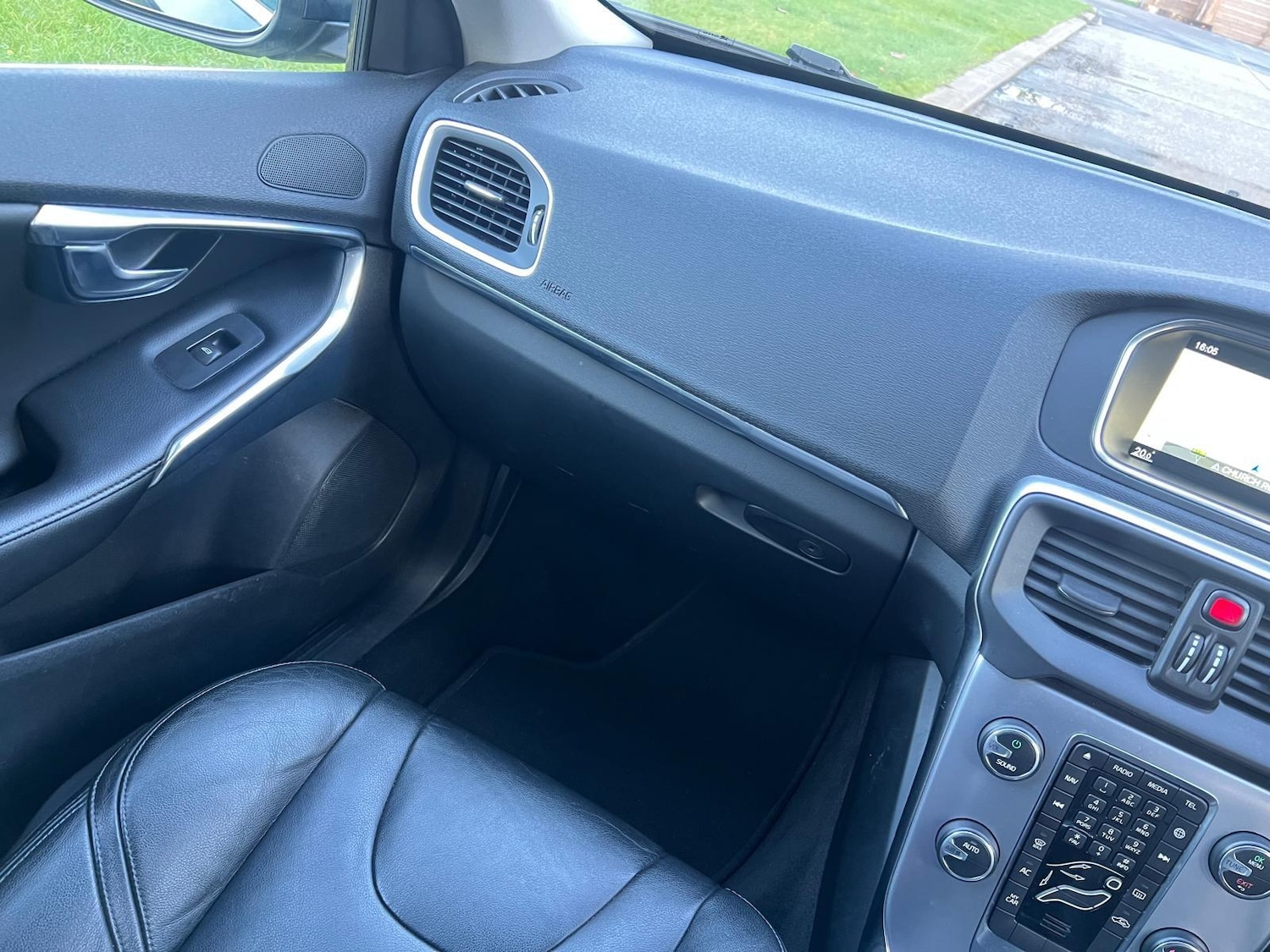 Used Volvo V40 2016 for sale - 77646950: Photo 19