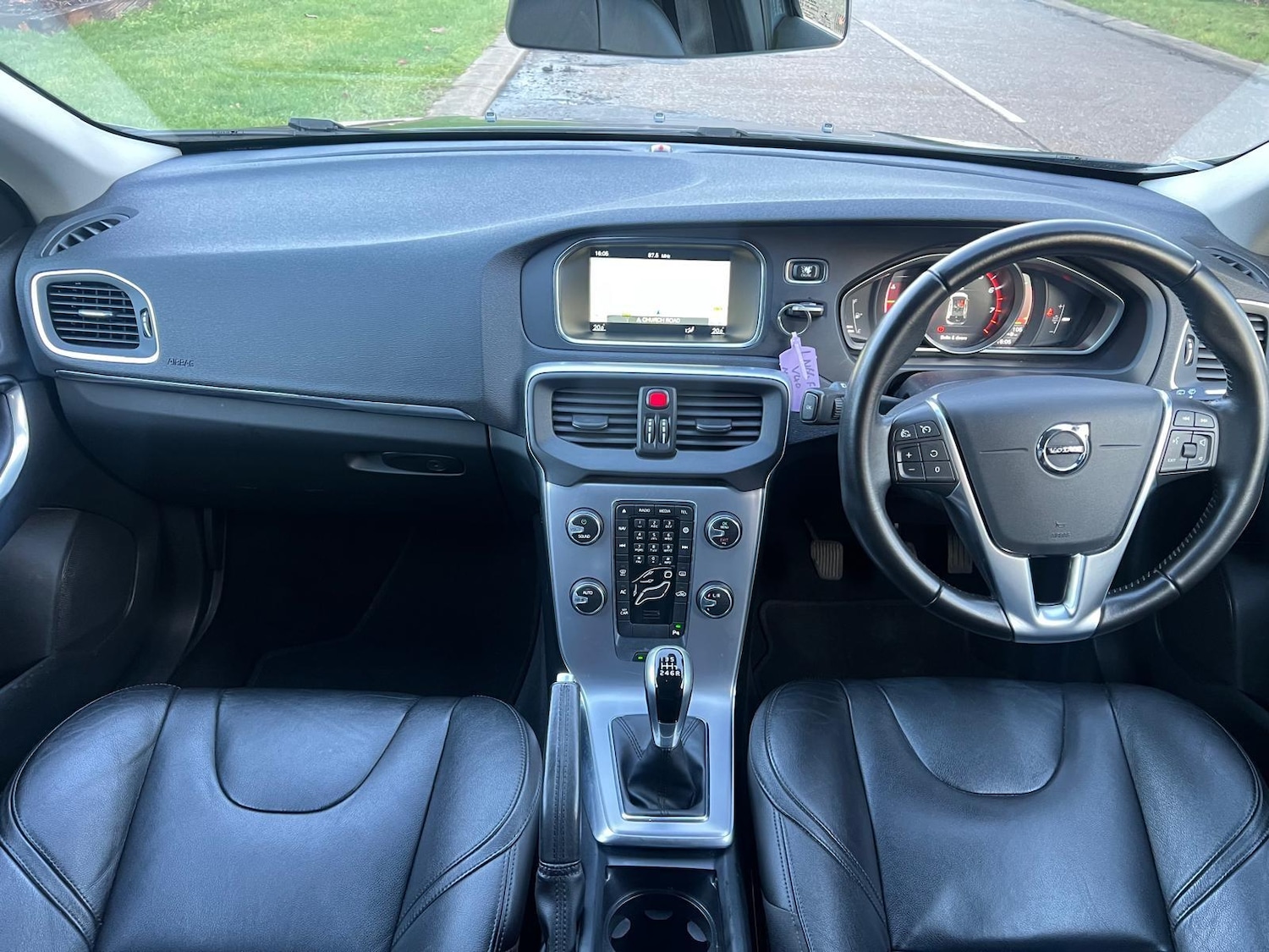 Used Volvo V40 2016 for sale - 77646950: Photo 25