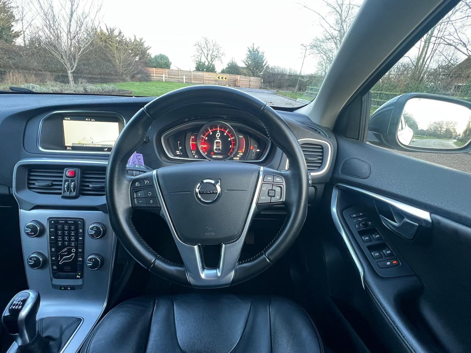 Used Volvo V40 2016 for sale - 77646950: Photo 30