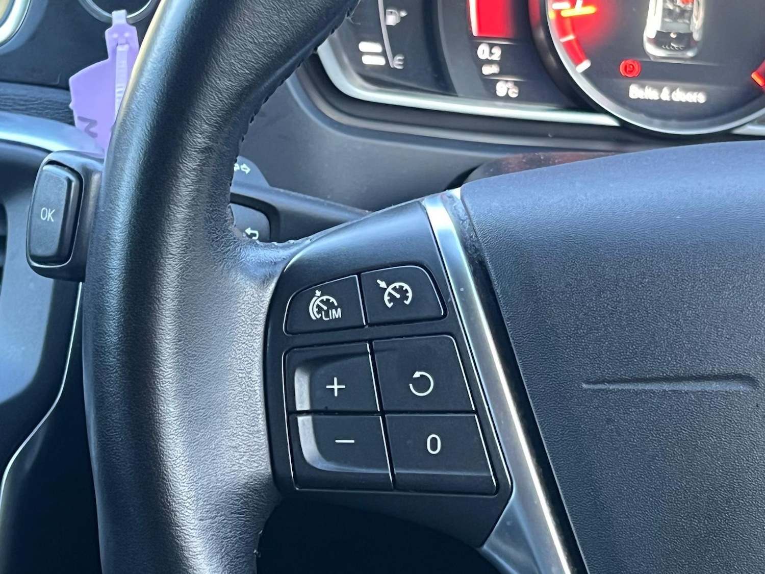 Used Volvo V40 2016 for sale - 77646950: Photo 31