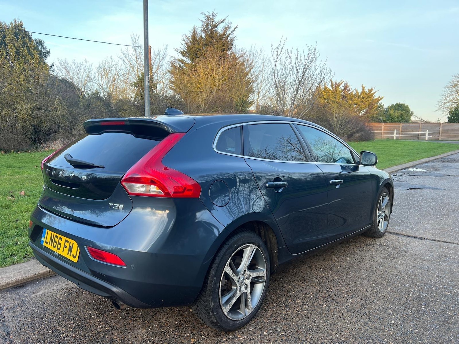 Used Volvo V40 2016 for sale - 77646950: Photo 8