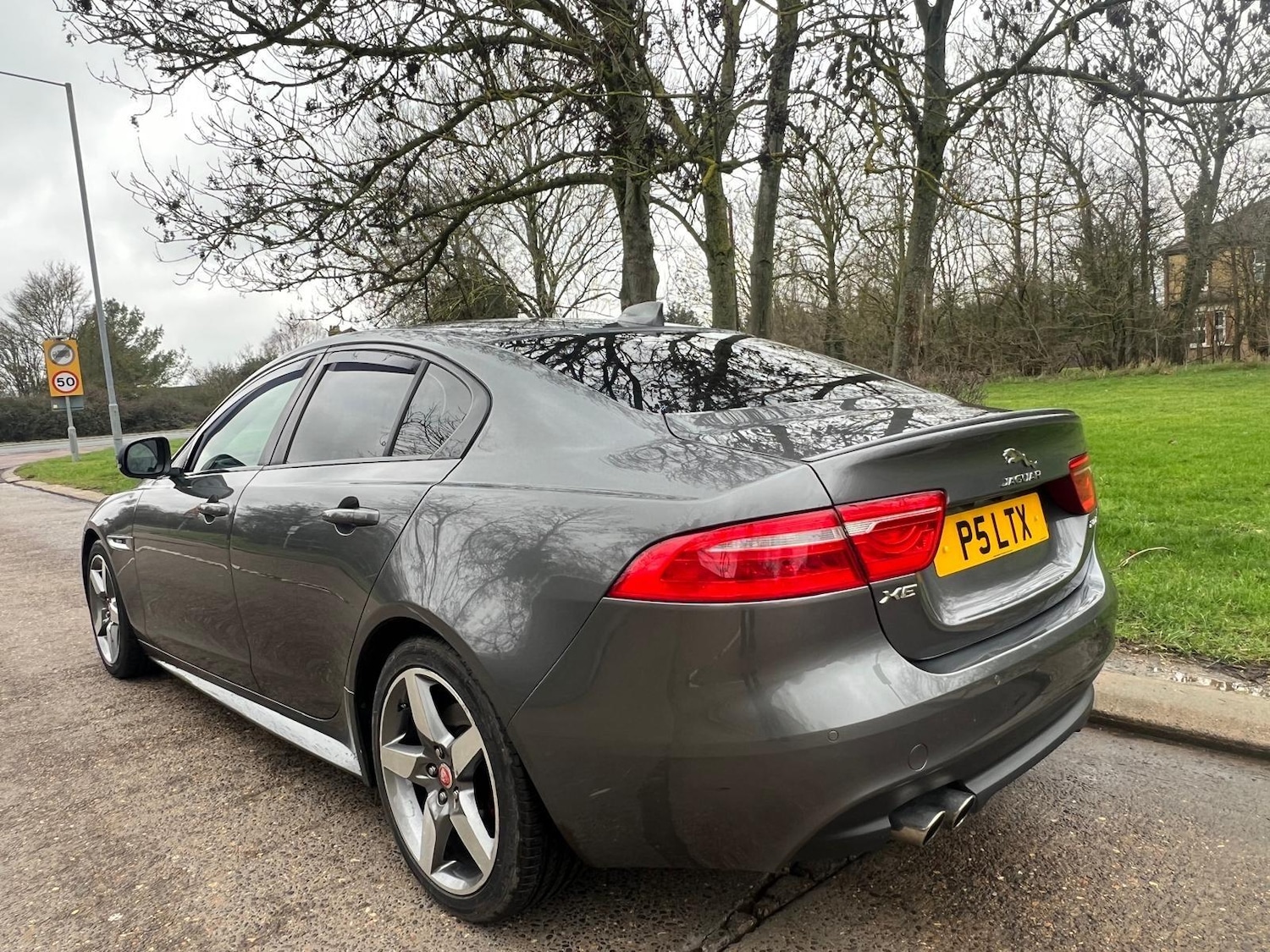 Used Jaguar XE 2016 for sale - 77612078: Photo 10