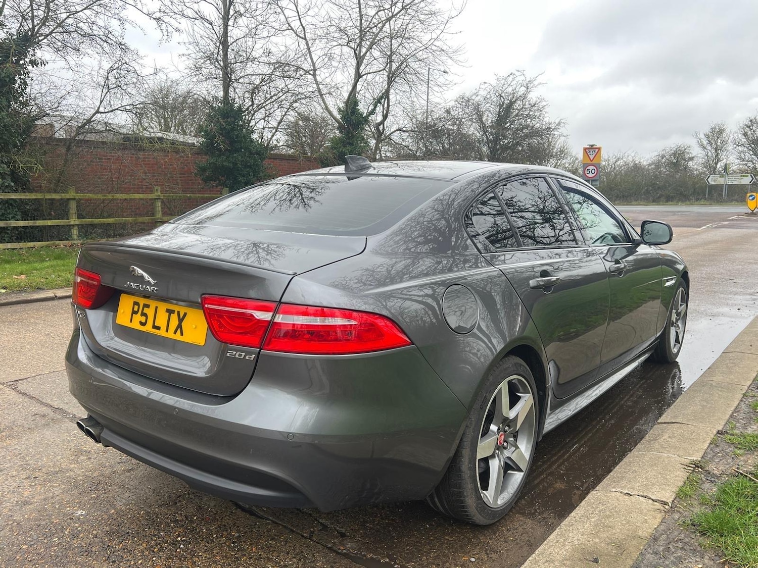 Used Jaguar XE 2016 for sale - 77612078: Photo 11