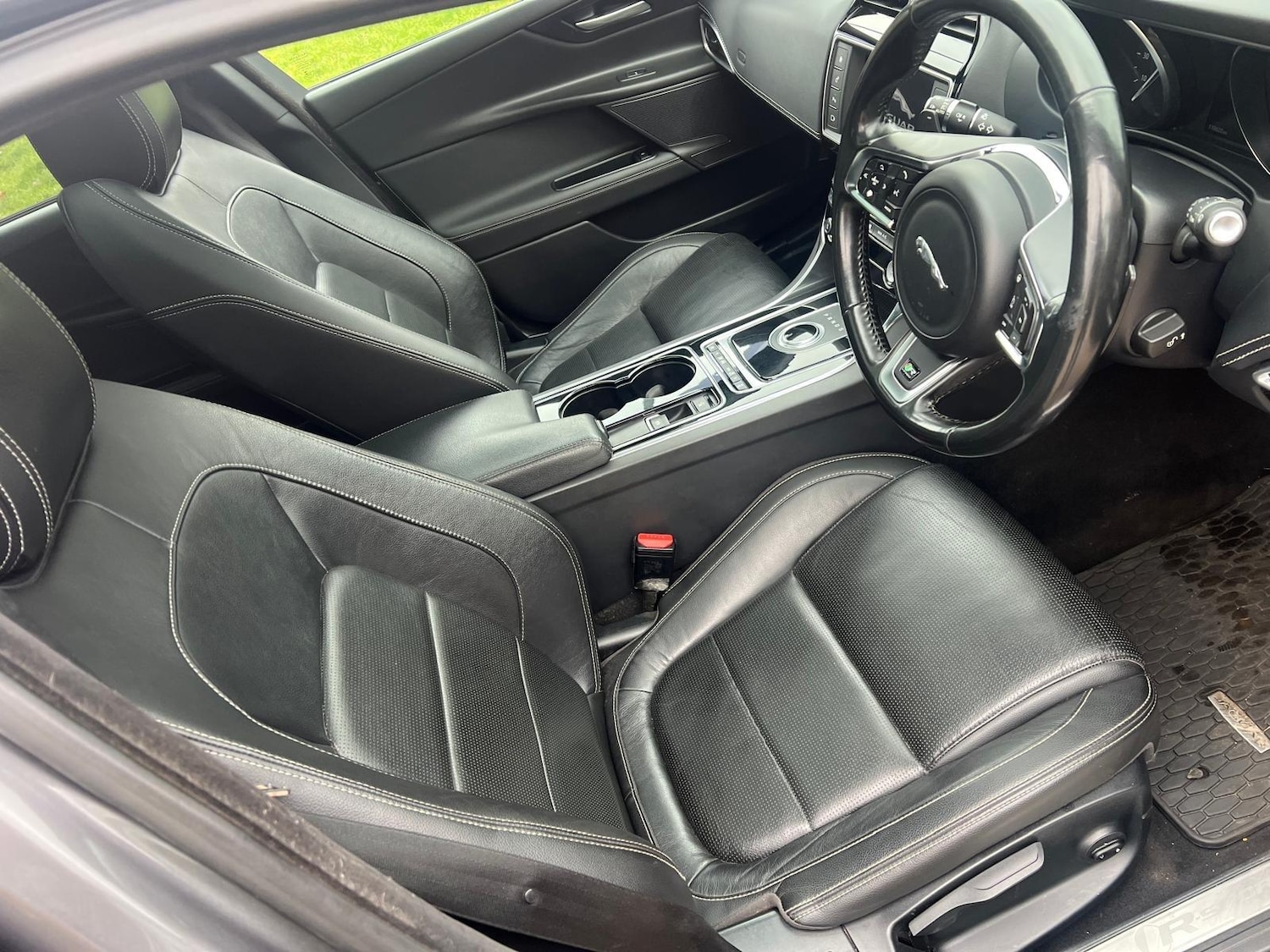 Used Jaguar XE 2016 for sale - 77612078: Photo 19