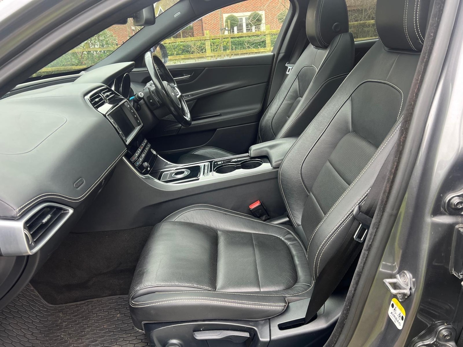 Used Jaguar XE 2016 for sale - 77612078: Photo 20